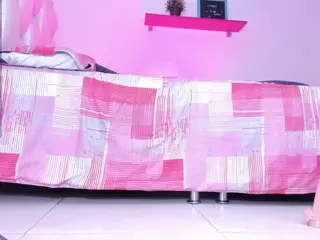 Yiovanna19's Live Sex Cam Show