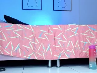 Yiovanna19's Live Sex Cam Show