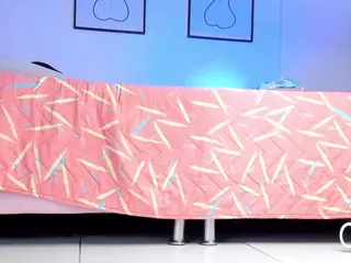 Yiovanna19's Live Sex Cam Show