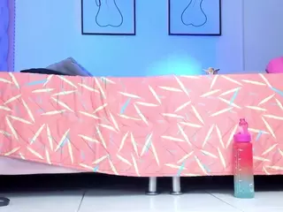 Yiovanna19's Live Sex Cam Show