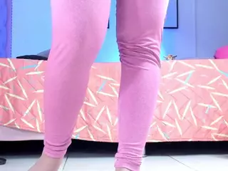 Yiovanna19's Live Sex Cam Show