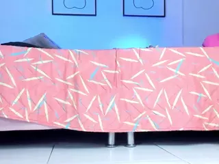 Yiovanna19's Live Sex Cam Show