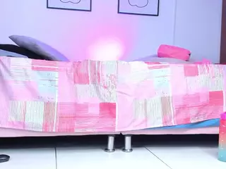 Yiovanna19's Live Sex Cam Show