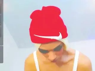 VALENTlNA's Live Sex Cam Show