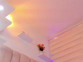 IlianaPhoenix's Live Sex Cam Show