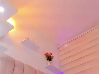 IlianaPhoenix's Live Sex Cam Show