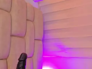IlianaPhoenix's Live Sex Cam Show