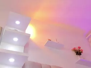 IlianaPhoenix's Live Sex Cam Show