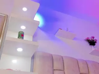 IlianaPhoenix's Live Sex Cam Show