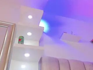 IlianaPhoenix's Live Sex Cam Show