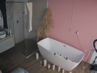 Casa Salsa Bathroom 2's Live Sex Cam Show