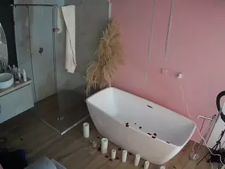 Casa Salsa Bathroom 2's Live Sex Cam Show