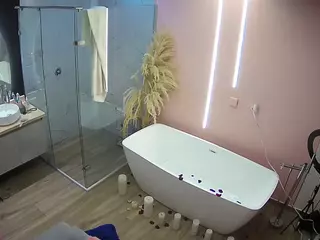 Casa Salsa Bathroom 2's Live Sex Cam Show