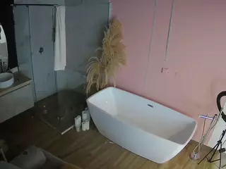 Casa Salsa Bathroom 2's Live Sex Cam Show