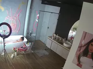 Casa Salsa Bathroom 4's Live Sex Cam Show
