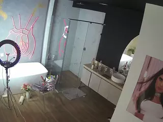 Casa Salsa Bathroom 4's Live Sex Cam Show