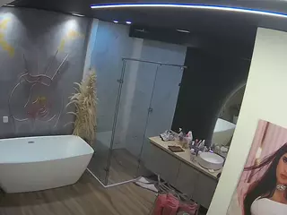Casa Salsa Bathroom 4's Live Sex Cam Show
