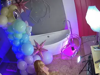 Casa Salsa Bathroom 5's Live Sex Cam Show