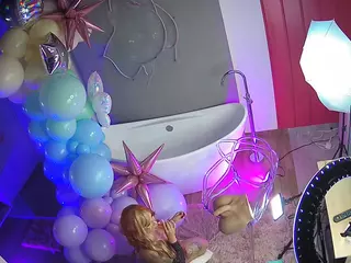 Casa Salsa Bathroom 5's Live Sex Cam Show