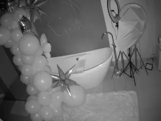 Casa Salsa Bathroom 5's Live Sex Cam Show
