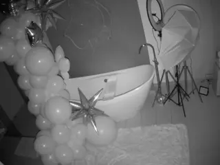 Casa Salsa Bathroom 5's Live Sex Cam Show