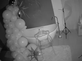 Casa Salsa Bathroom 5's Live Sex Cam Show