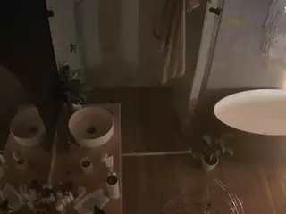 Casa Salsa Bathroom 6's Live Sex Cam Show