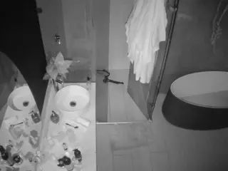 Casa Salsa Bathroom 6's Live Sex Cam Show
