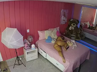 Casa Salsa Bedroom 5's Live Sex Cam Show