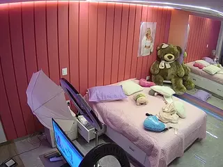 Casa Salsa Bedroom 5's Live Sex Cam Show