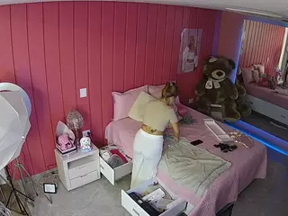 Casa Salsa Bedroom 5's Live Sex Cam Show