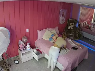 Casa Salsa Bedroom 5's Live Sex Cam Show