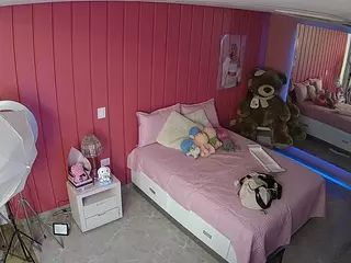 Casa Salsa Bedroom 5's Live Sex Cam Show