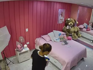 Casa Salsa Bedroom 5's Live Sex Cam Show
