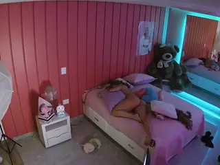Casa Salsa Bedroom 5's Live Sex Cam Show
