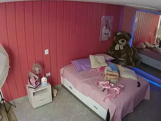 Casa Salsa Bedroom 5's Live Sex Cam Show