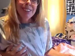 Hippiechick520's Live Sex Cam Show