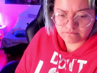 lucky-leah's Live Sex Cam Show
