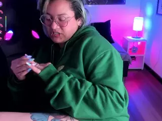 lucky-leah's Live Sex Cam Show
