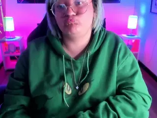 lucky-leah's Live Sex Cam Show