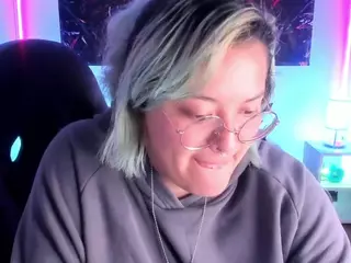 lucky-leah's Live Sex Cam Show