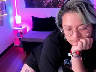 lucky-leah's Live Sex Cam Show