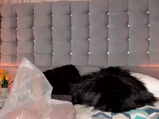PocahontasFg's Live Sex Cam Show