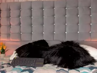 PocahontasFg's Live Sex Cam Show