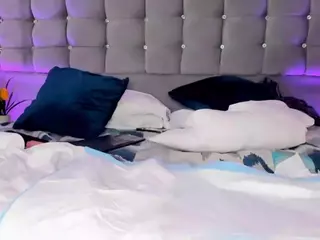 PocahontasFg's Live Sex Cam Show