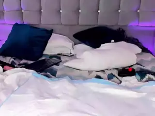 PocahontasFg's Live Sex Cam Show