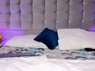 PocahontasFg's Live Sex Cam Show