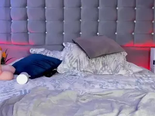 PocahontasFg's Live Sex Cam Show