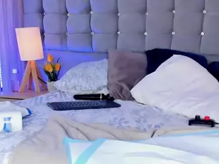 PocahontasFg's Live Sex Cam Show