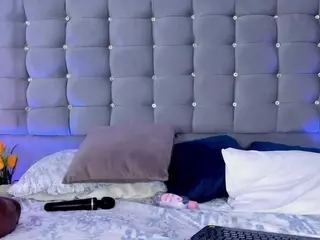 PocahontasFg's Live Sex Cam Show